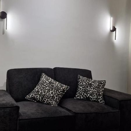 Heart Of Tirana Apartment Экстерьер фото