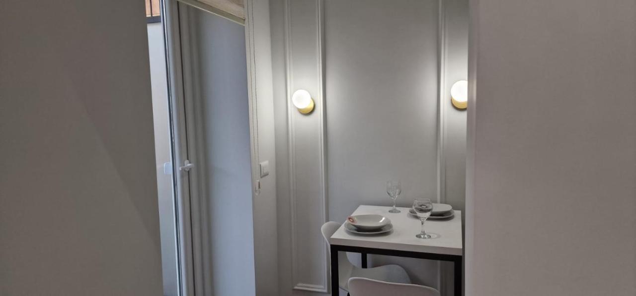 Heart Of Tirana Apartment Экстерьер фото