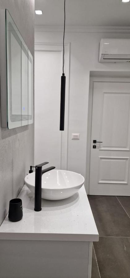 Heart Of Tirana Apartment Экстерьер фото